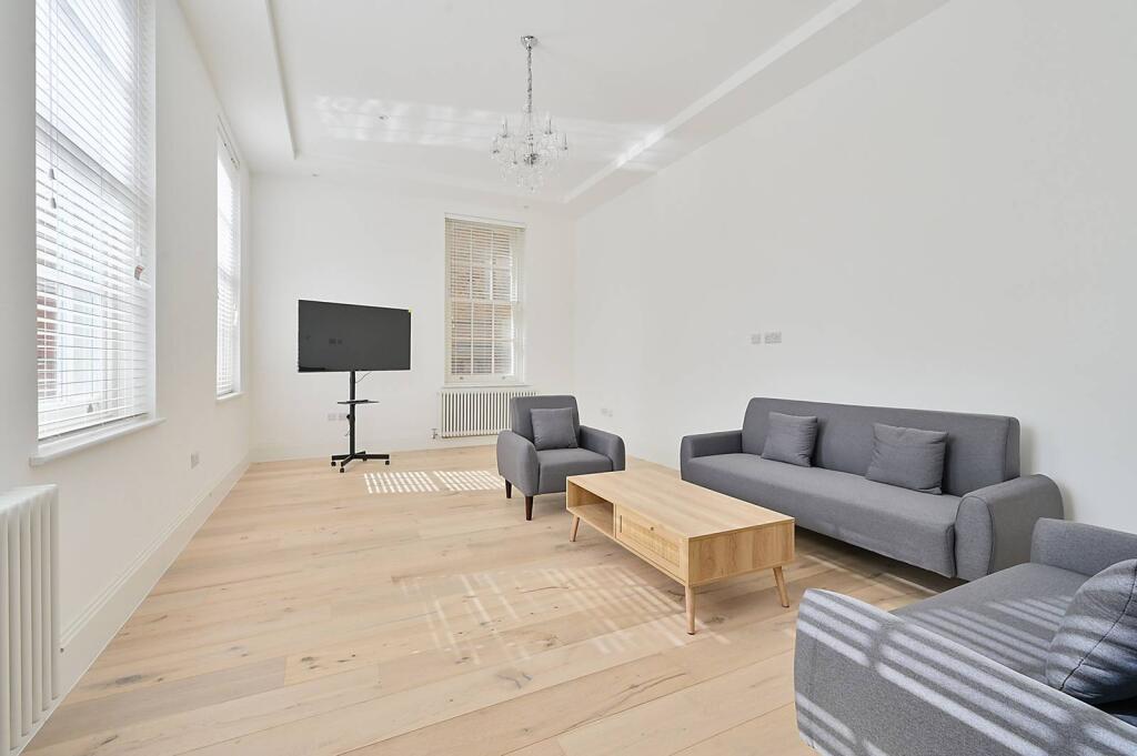 2 bed Mid Terraced House for rent in London. From Foxtons - Ealing