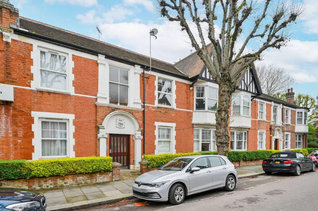 4 bed 1st Floor Flat for rent in London. From Foxtons - Ealing