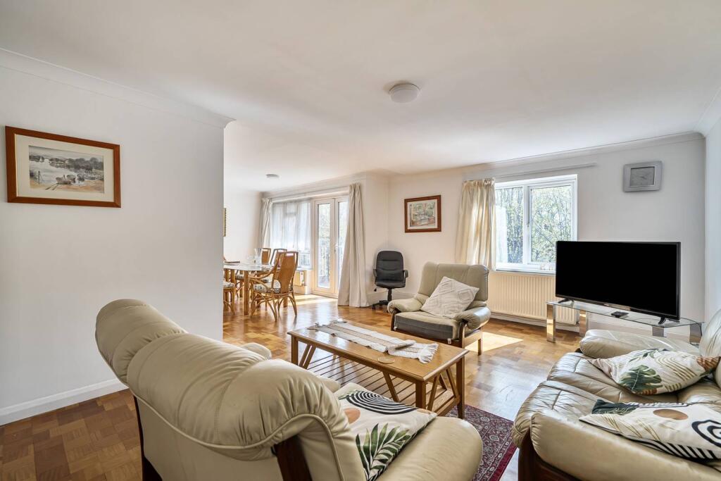2 bed 1st Floor Flat for rent in London. From Foxtons - Ealing