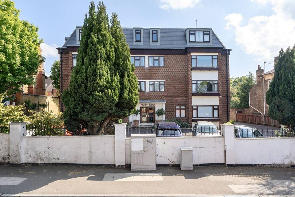 1 bed 1st Floor Flat for rent in London. From Foxtons - Ealing
