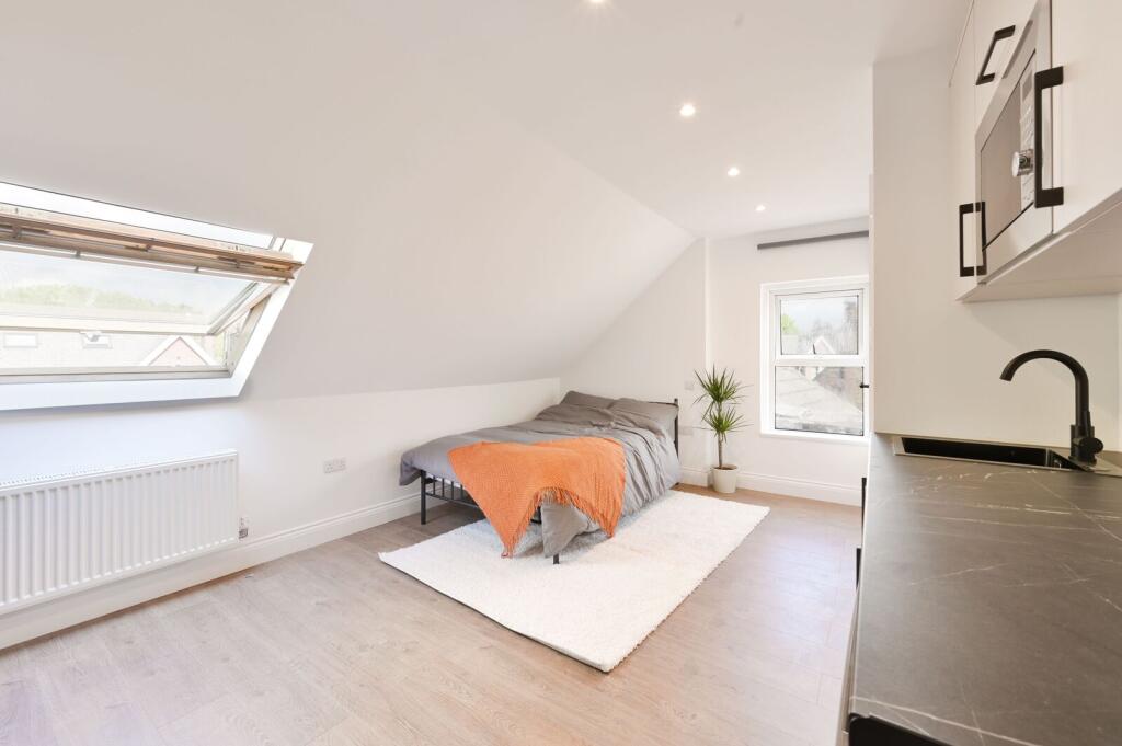 4 bed Studio for rent in Acton. From Foxtons - Ealing 4 bed Studio for rent in Acton. From Foxtons - Ealing