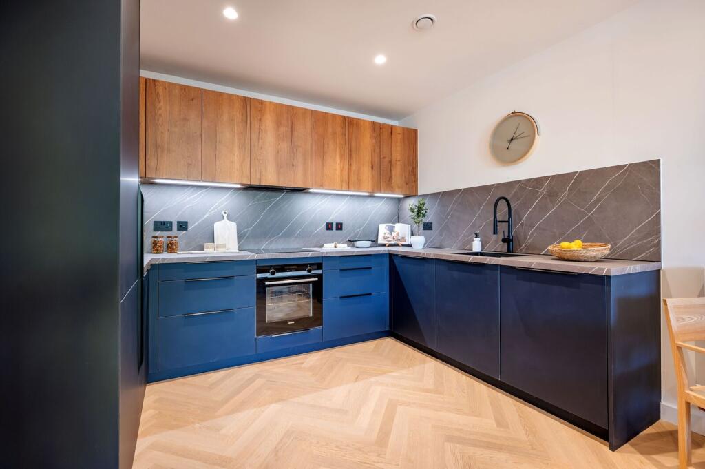 2 bed 1st Floor Flat for rent in Acton. From Foxtons - Ealing