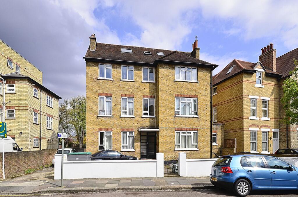 2 bed 1st Floor Flat for rent in Acton. From Foxtons - Ealing