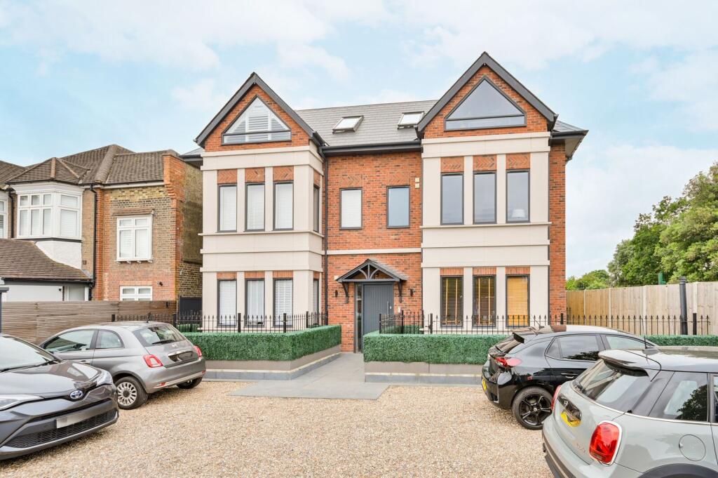 2 bed 1st Floor Flat for rent in Acton. From Foxtons - Ealing