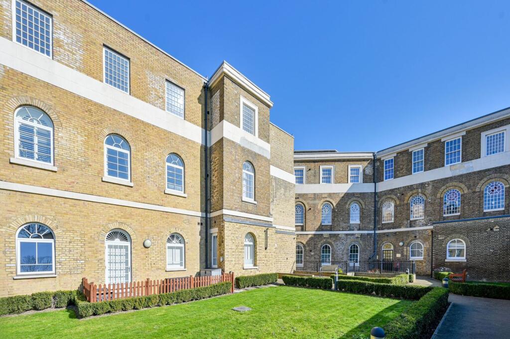 2 bed 1st Floor Flat for rent in Southall. From Foxtons - Ealing 2 bed 1st Floor Flat for rent in Southall. From Foxtons - Ealing