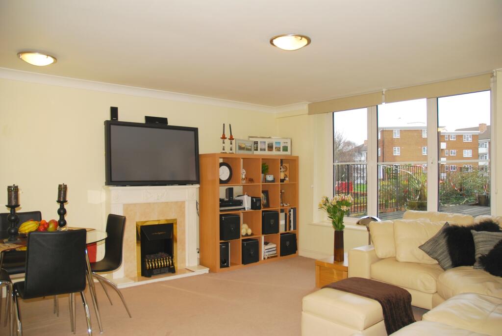 1 bed 1st Floor Flat for rent in London. From Foxtons - Ealing