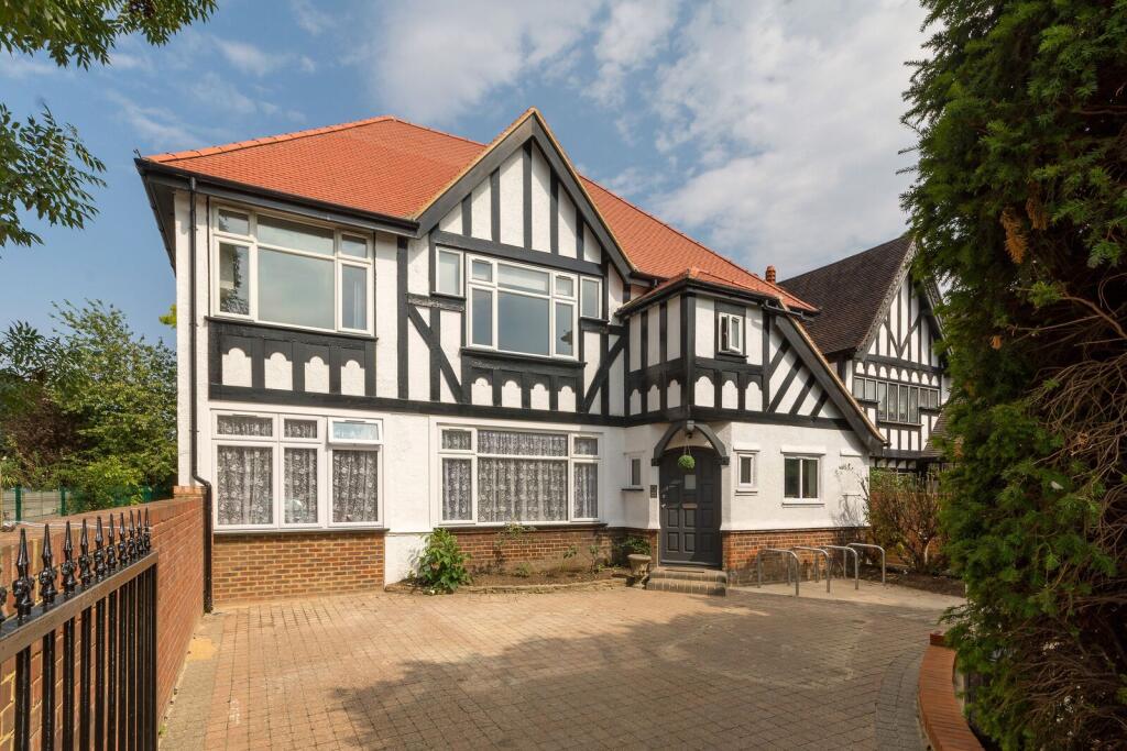 2 bed 1st Floor Flat for rent in Acton. From Foxtons - Ealing