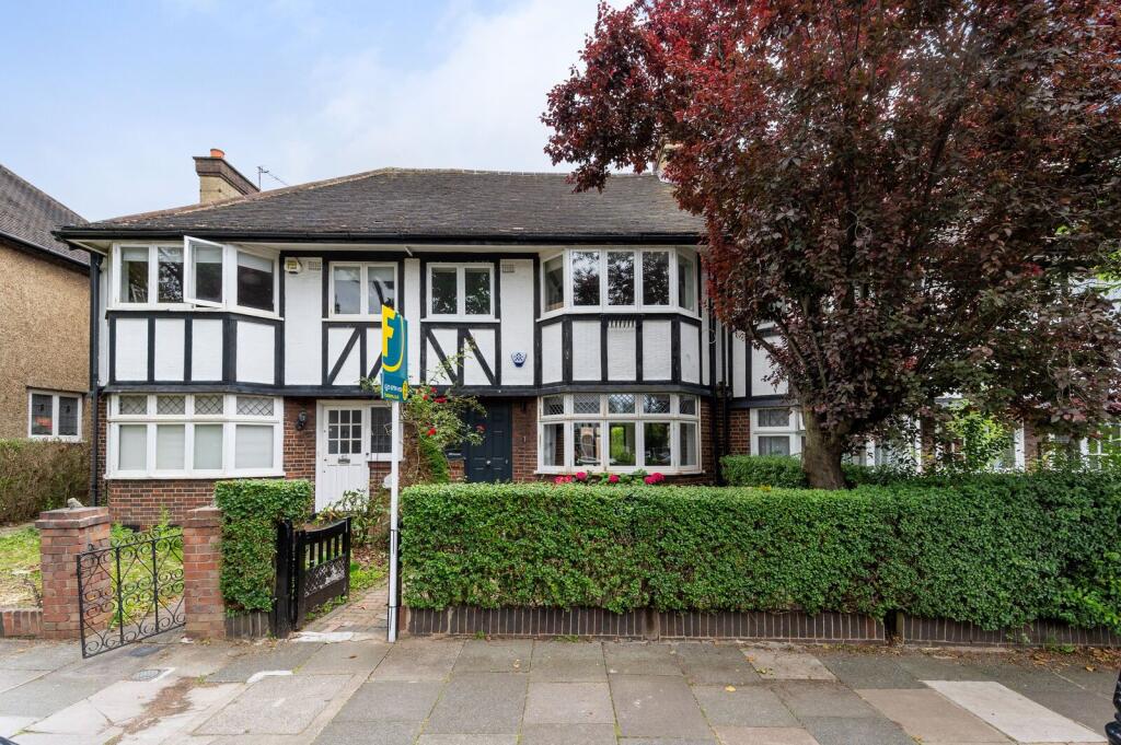 4 bed Mid Terraced House for rent in London. From Foxtons - Ealing 4 bed Mid Terraced House for rent in London. From Foxtons - Ealing