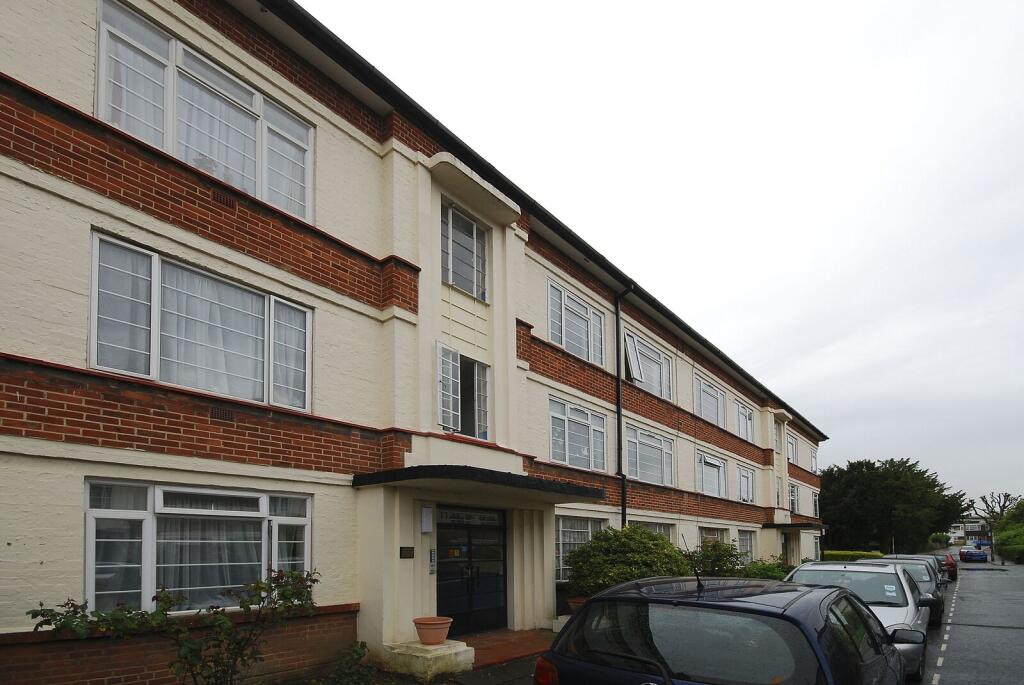2 bed 1st Floor Flat for rent in Brentford. From Foxtons - Ealing 2 bed 1st Floor Flat for rent in Brentford. From Foxtons - Ealing