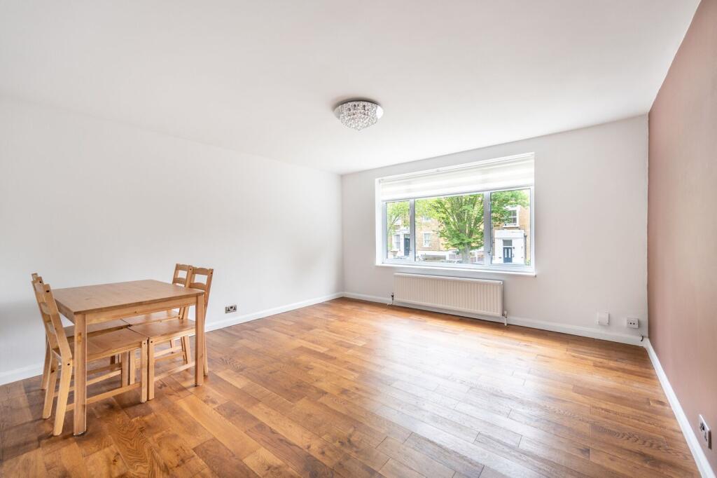 2 bed 1st Floor Flat for rent in Greenford. From Foxtons - Ealing