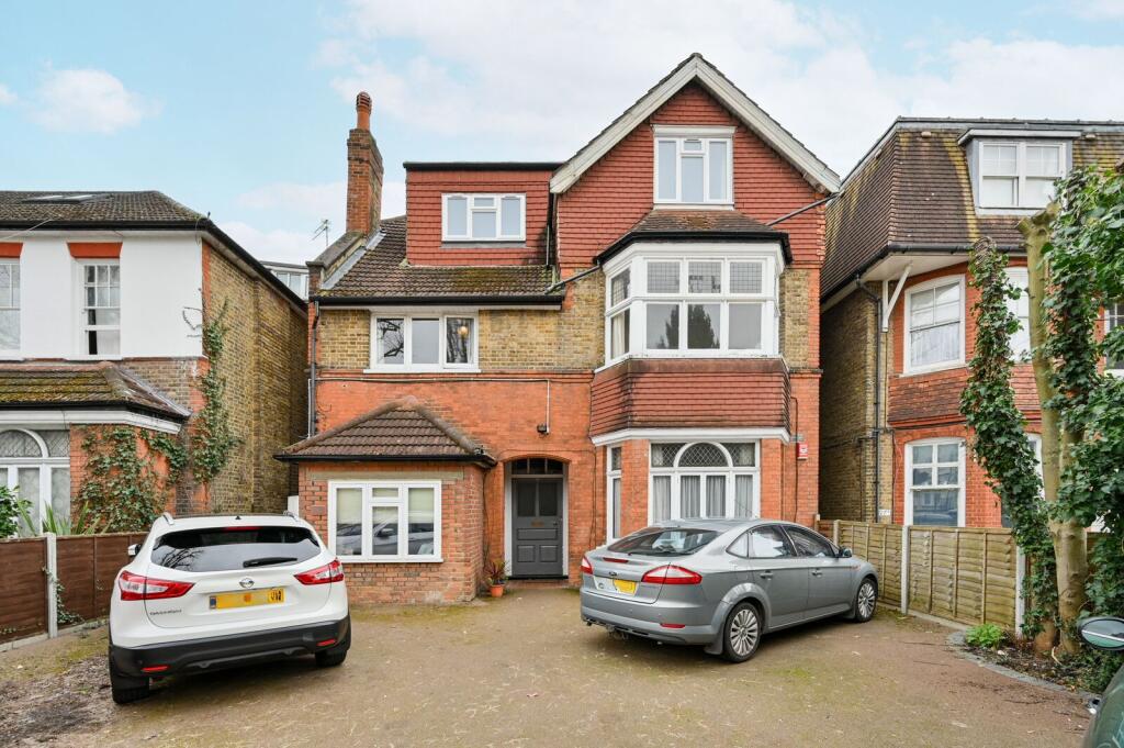2 bed 1st Floor Flat for rent in London. From Foxtons - Ealing