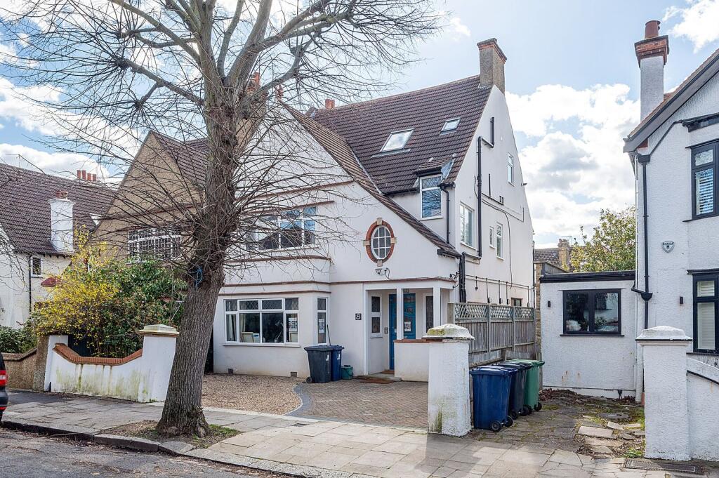 4 bed Studio for rent in London. From Foxtons - Ealing