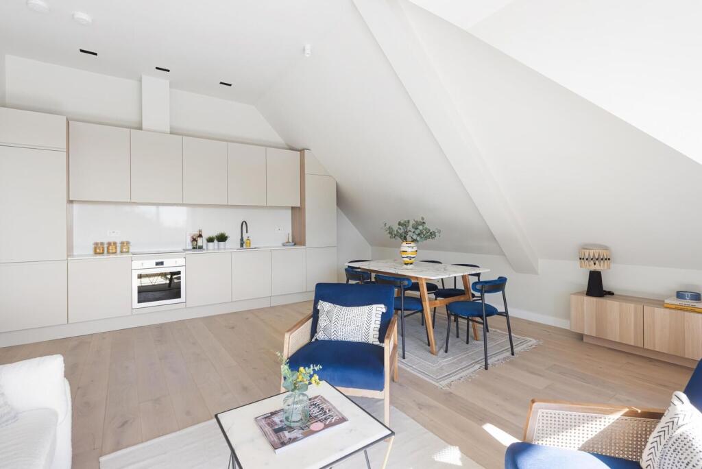 2 bed 1st Floor Flat for rent in Acton. From Foxtons - Ealing 2 bed 1st Floor Flat for rent in Acton. From Foxtons - Ealing