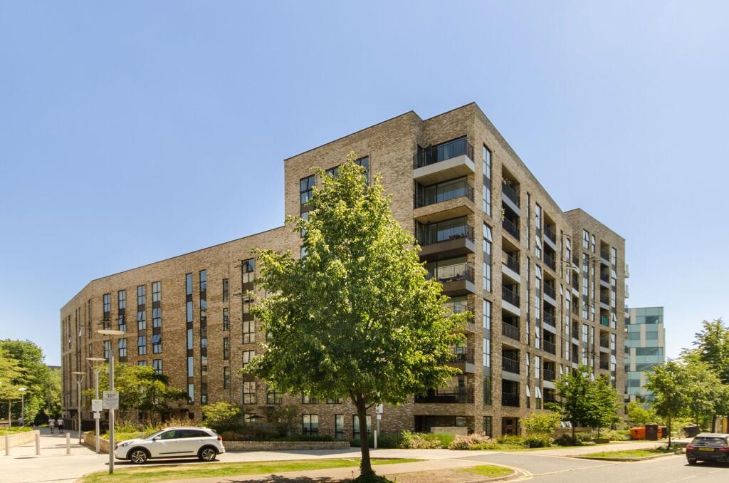 3 bed 1st Floor Flat for rent in Wembley. From Foxtons - Ealing