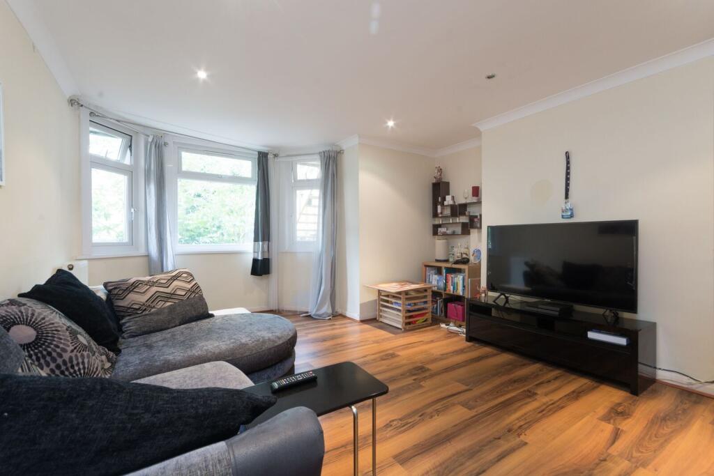 1 bed 1st Floor Flat for rent in Greenford. From Foxtons - Ealing