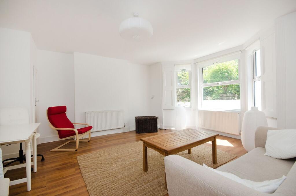 2 bed 1st Floor Flat for rent in Acton. From Foxtons - Ealing