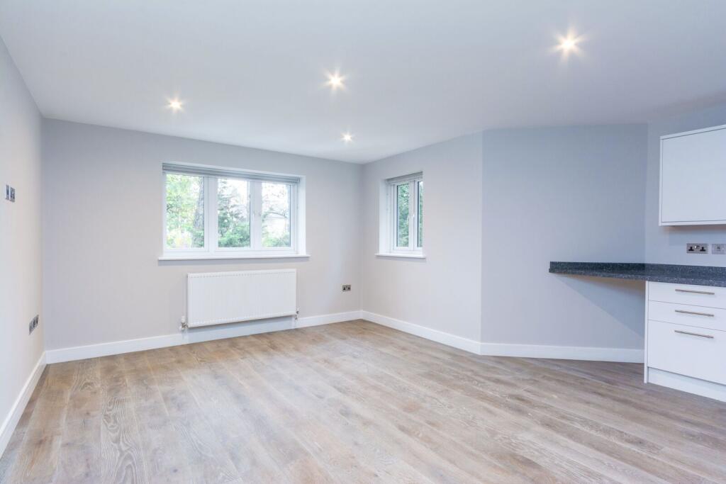 2 bed 1st Floor Flat for rent in Greenford. From Foxtons - Ealing