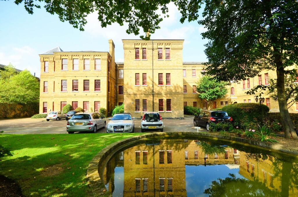 3 bed 1st Floor Flat for rent in Southall. From Foxtons - Ealing