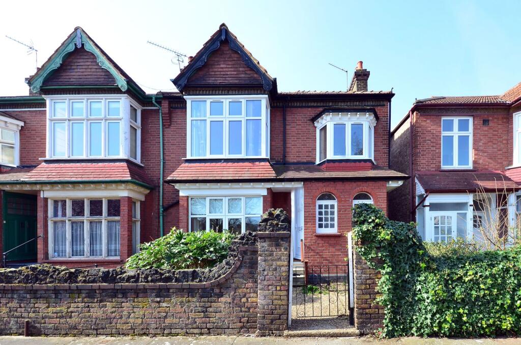 4 bed Annexe for rent in Acton. From Foxtons - Ealing 4 bed Annexe for rent in Acton. From Foxtons - Ealing