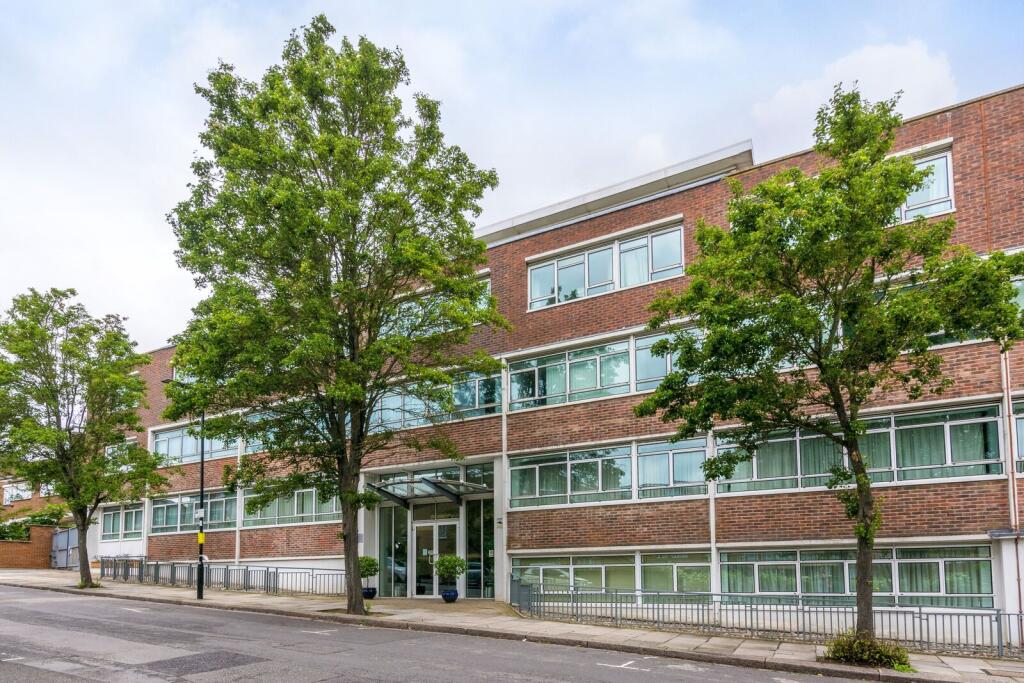 3 bed 1st Floor Flat for rent in Acton. From Foxtons - Ealing 3 bed 1st Floor Flat for rent in Acton. From Foxtons - Ealing