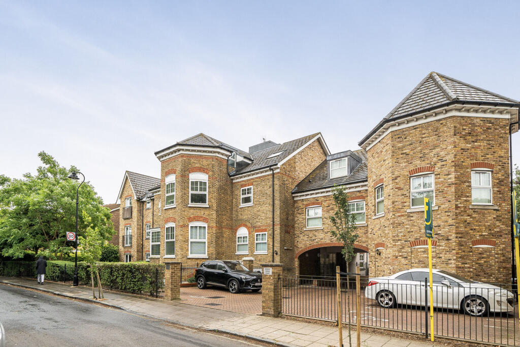 2 bed 1st Floor Flat for rent in London. From Foxtons - Ealing
