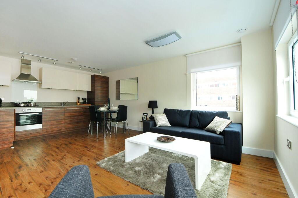 2 bed 1st Floor Flat for rent in Southall. From Foxtons - Ealing