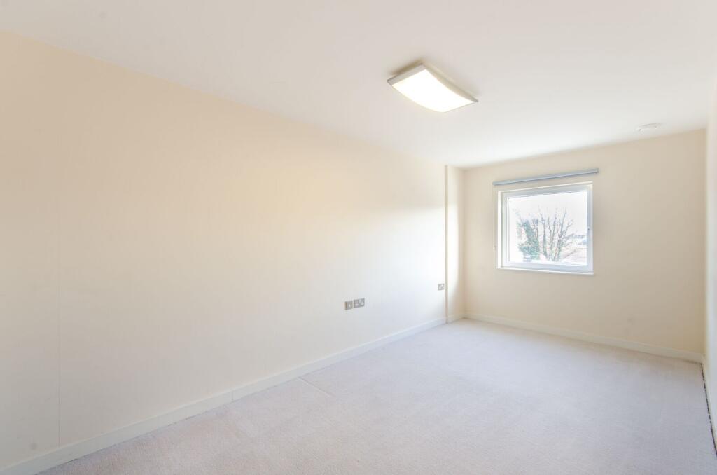 2 bed 1st Floor Flat for rent in Southall. From Foxtons - Ealing