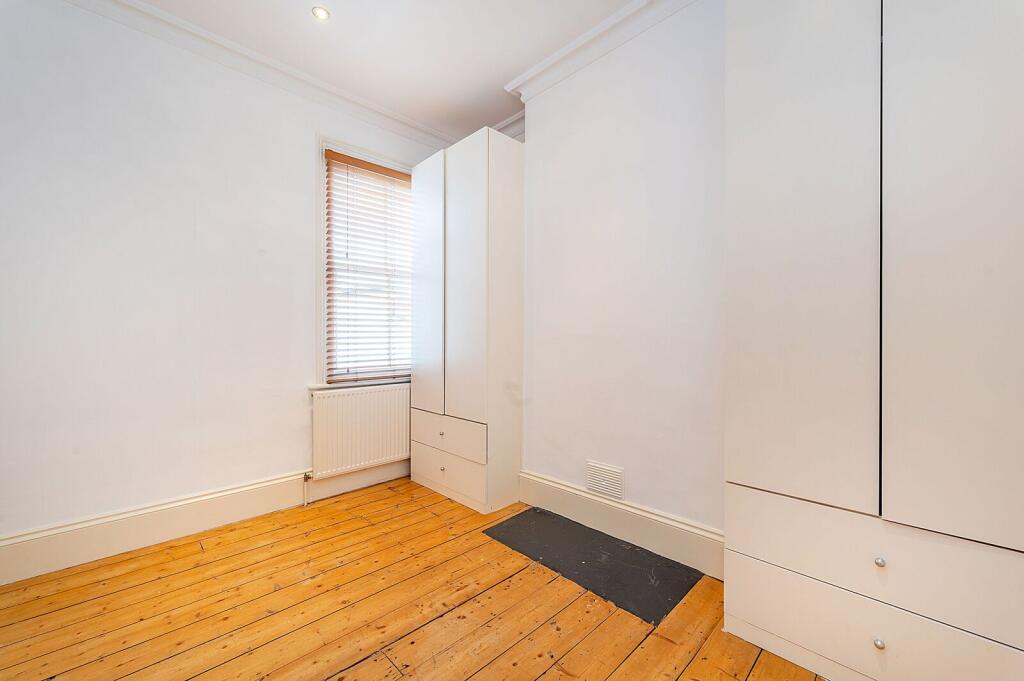 2 bed 1st Floor Flat for rent in London. From Foxtons - Ealing