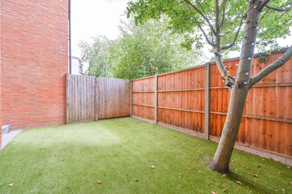 2 bed 1st Floor Flat for rent in London. From Foxtons - Ealing 2 bed 1st Floor Flat for rent in London. From Foxtons - Ealing