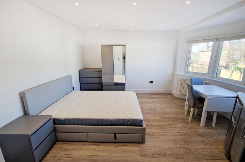 0 bed Studio for rent in London. From Foxtons - Ealing