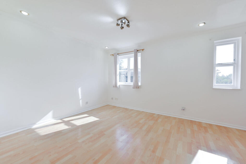 1 bed 1st Floor Flat for rent in Northolt. From Foxtons - Ealing 1 bed 1st Floor Flat for rent in Northolt. From Foxtons - Ealing