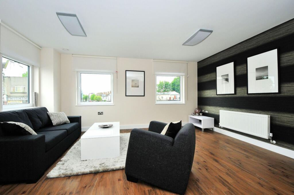 2 bed 1st Floor Flat for rent in Southall. From Foxtons - Ealing