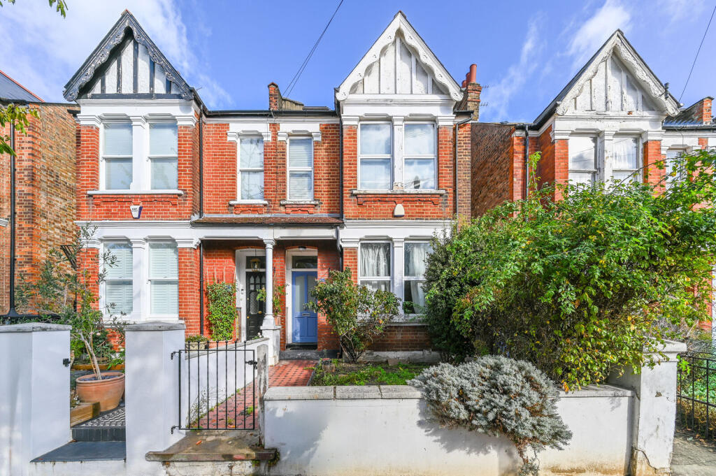 4 bed Semi Detached for rent in Acton. From Foxtons - Ealing