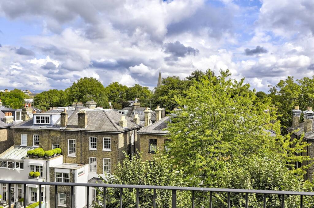 2 bed 1st Floor Flat for rent in London. From Foxtons - Earls Court