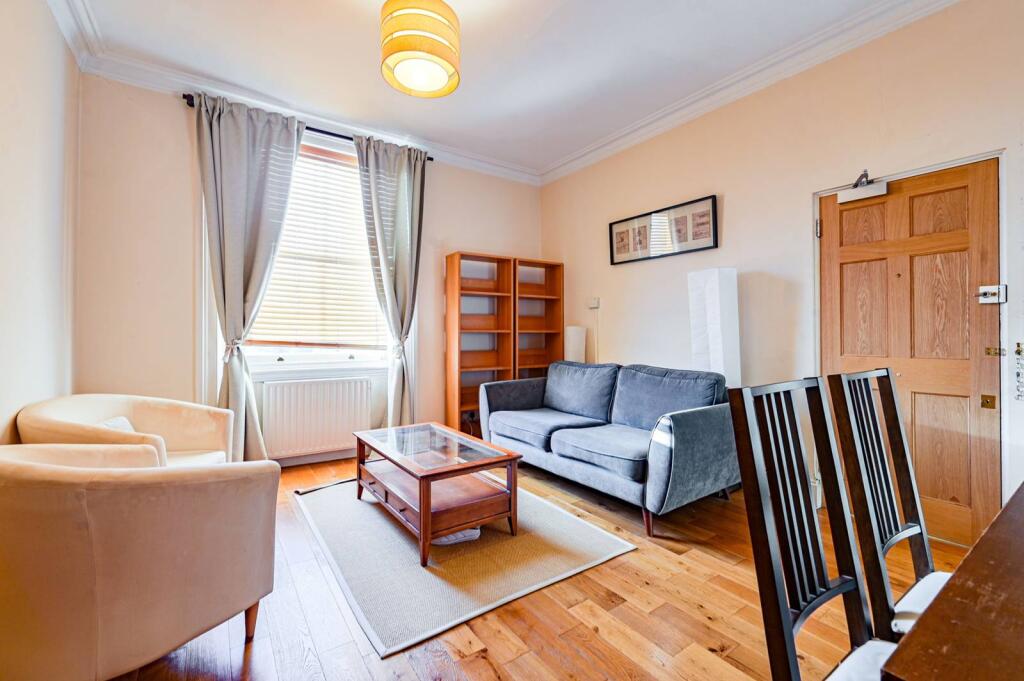 2 bed 1st Floor Flat for rent in London. From Foxtons - Earls Court