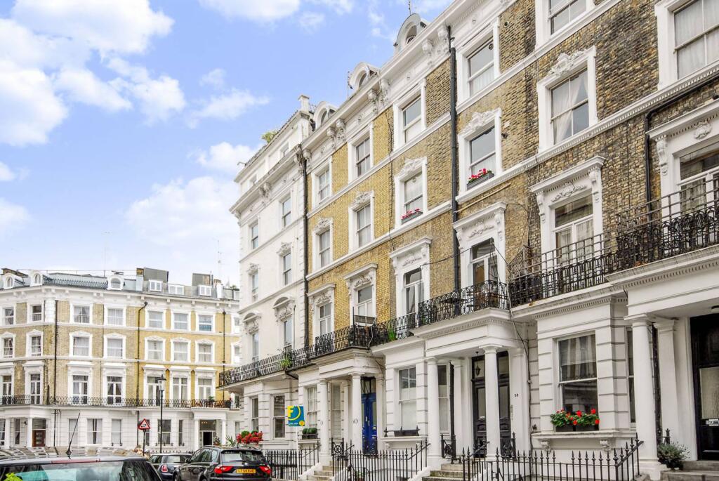 1 bed 1st Floor Flat for rent in London. From Foxtons - Earls Court