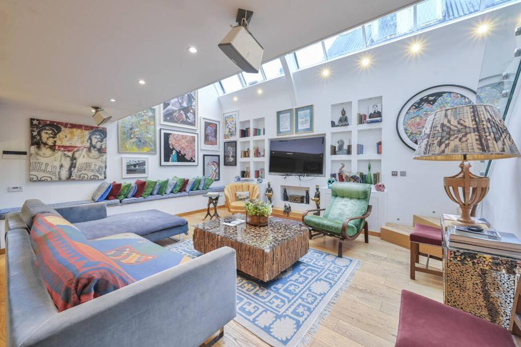 3 bed Detached for rent in London. From Foxtons - Earls Court