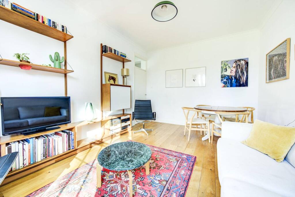 2 bed 1st Floor Flat for rent in London. From Foxtons - Earls Court