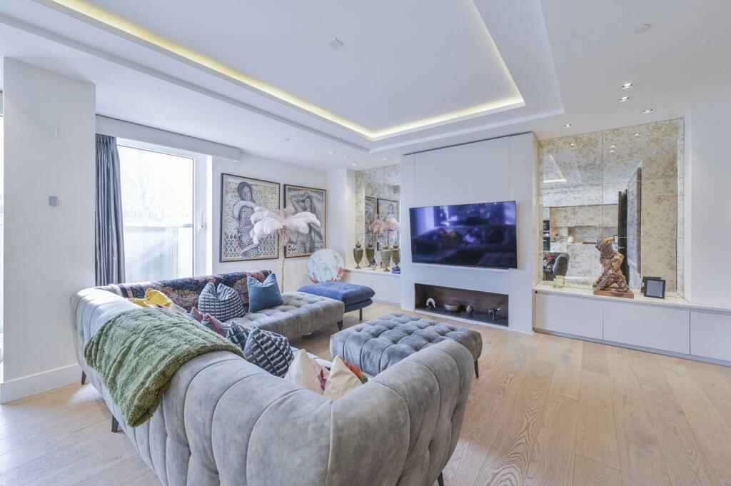 2 bed 1st Floor Flat for rent in London. From Foxtons - Earls Court 2 bed 1st Floor Flat for rent in London. From Foxtons - Earls Court