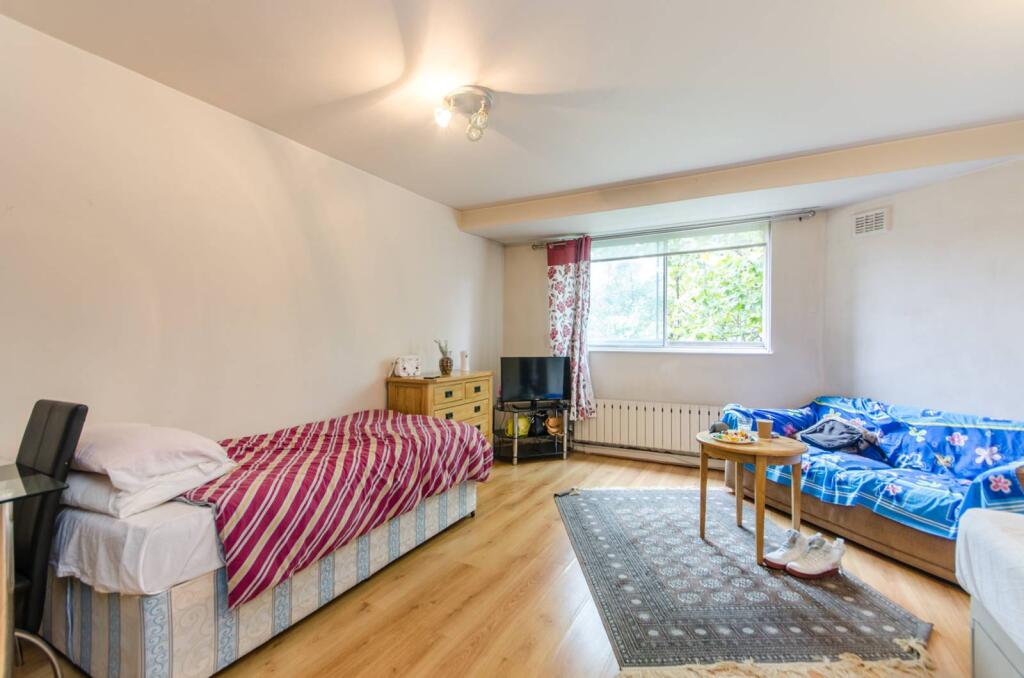 0 bed Studio for rent in London. From Foxtons - Earls Court