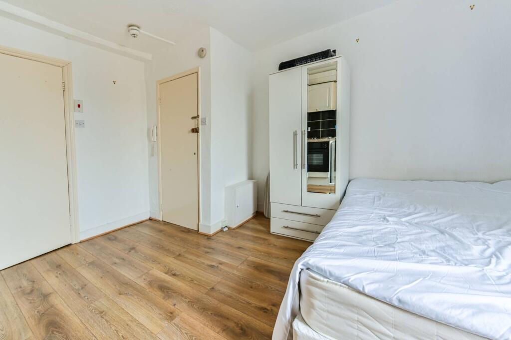 0 bed Studio for rent in London. From Foxtons - Earls Court
