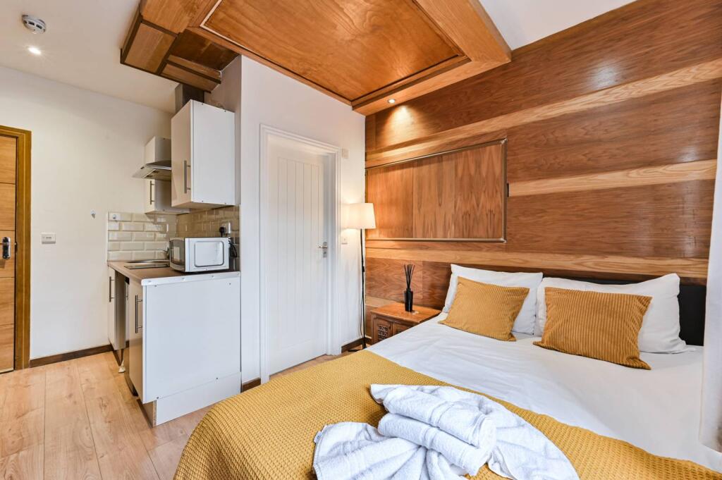 0 bed Studio for rent in London. From Foxtons - Earls Court