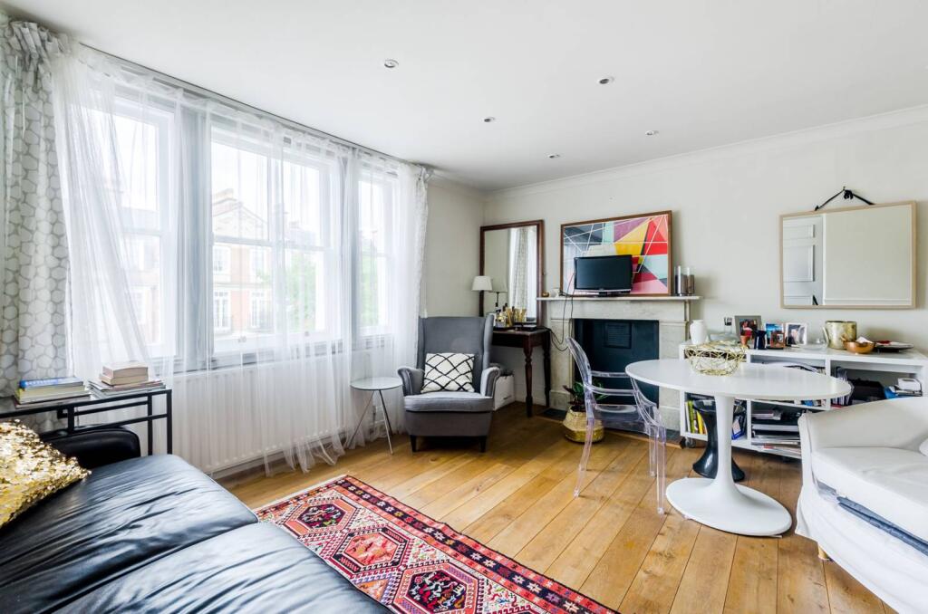 1 bed 1st Floor Flat for rent in London. From Foxtons - Earls Court