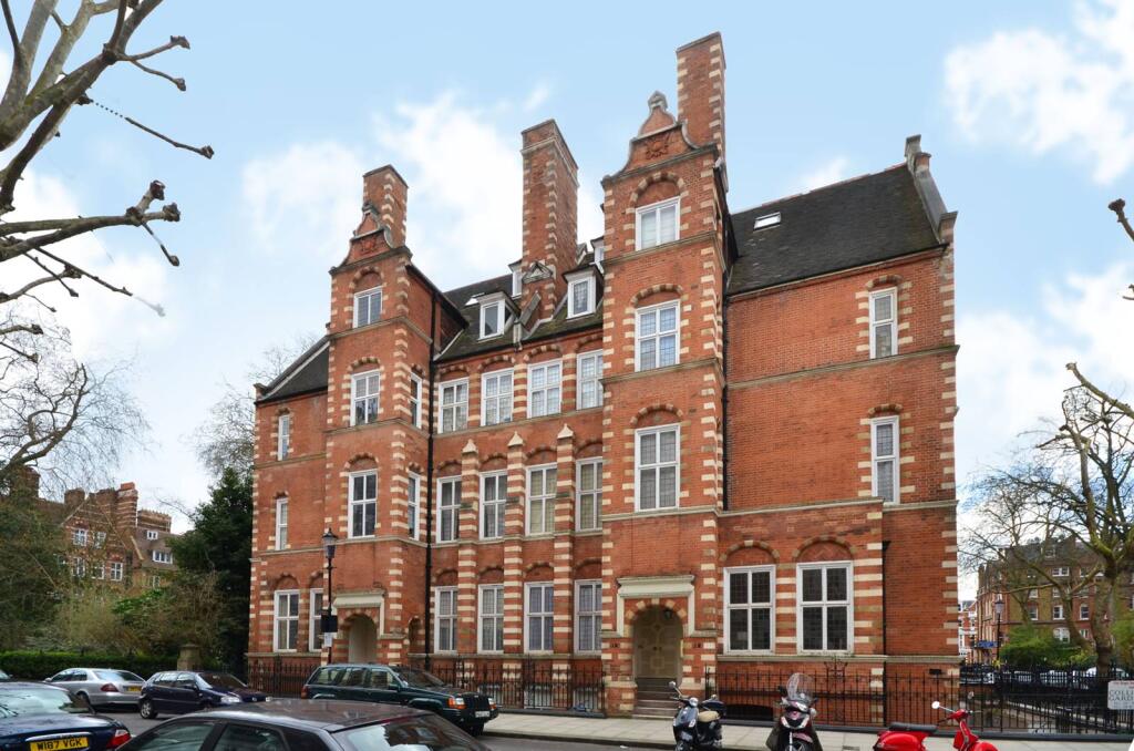 3 bed 1st Floor Flat for rent in London. From Foxtons - Earls Court