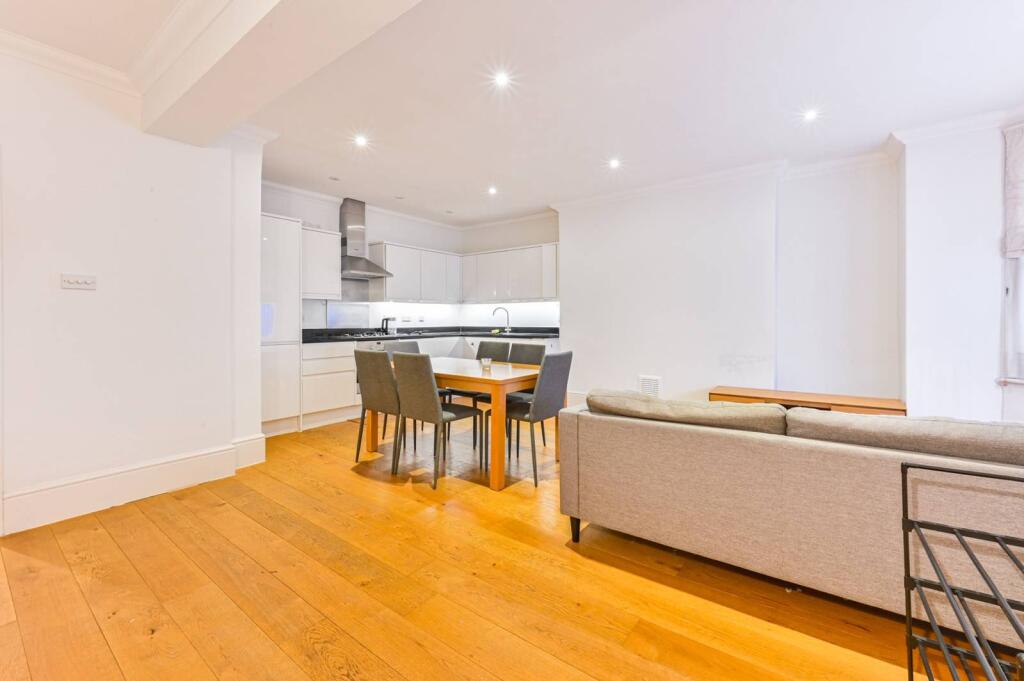 2 bed 1st Floor Flat for rent in London. From Foxtons - Earls Court