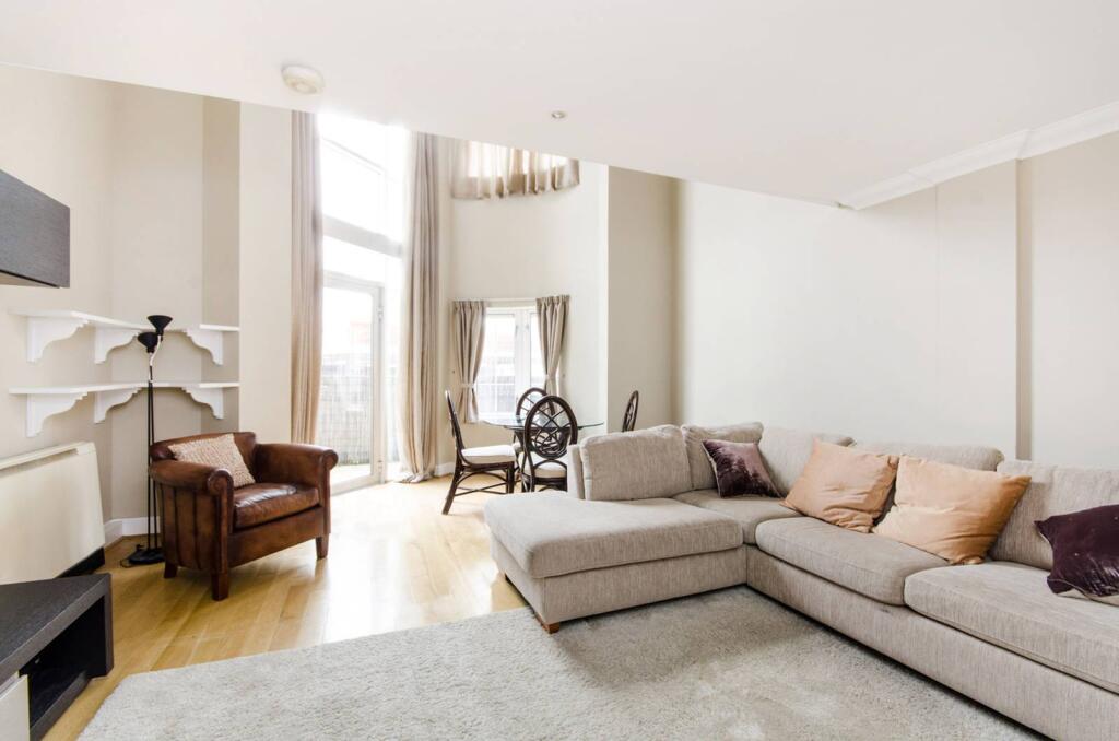 1 bed 1st Floor Flat for rent in Chelsea. From Foxtons - Earls Court