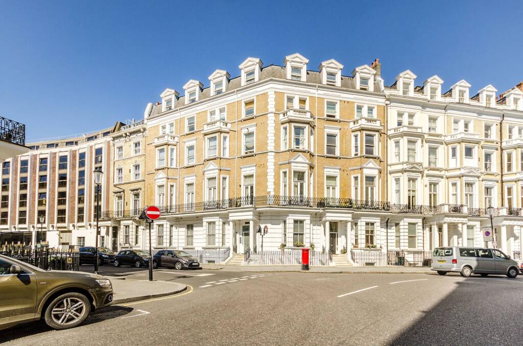 4 bed Studio for rent in London. From Foxtons - Earls Court