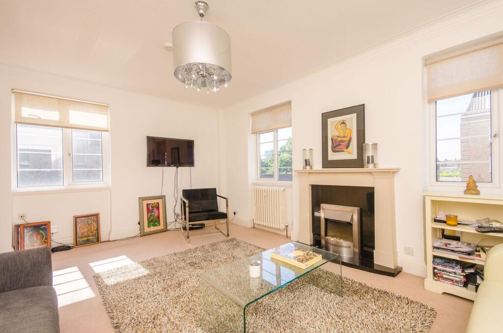 4 bed Studio for rent in Kensington. From Foxtons - Earls Court 4 bed Studio for rent in Kensington. From Foxtons - Earls Court