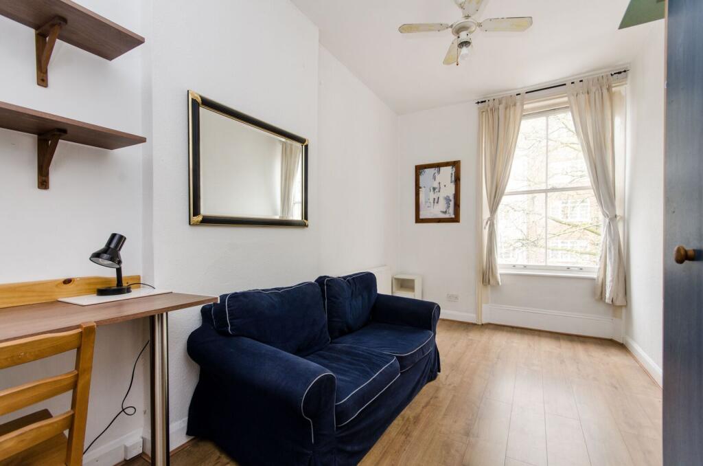 2 bed 1st Floor Flat for rent in Kensington. From Foxtons - Earls Court