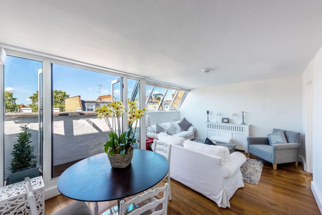2 bed 1st Floor Flat for rent in Chelsea. From Foxtons - Earls Court